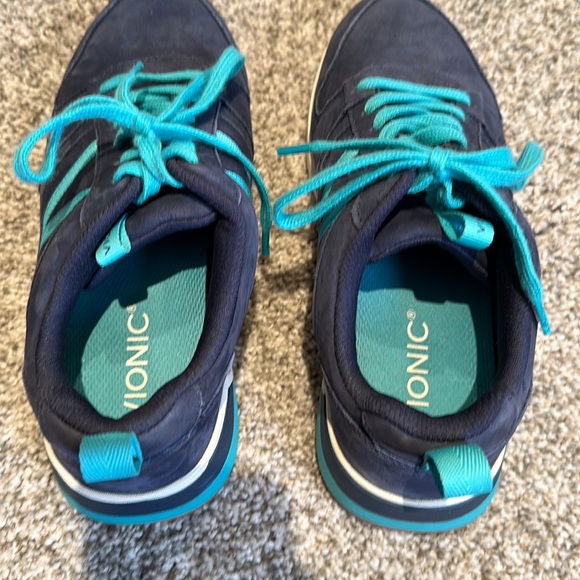 Vionic Sneakers - Picture 5 of 5